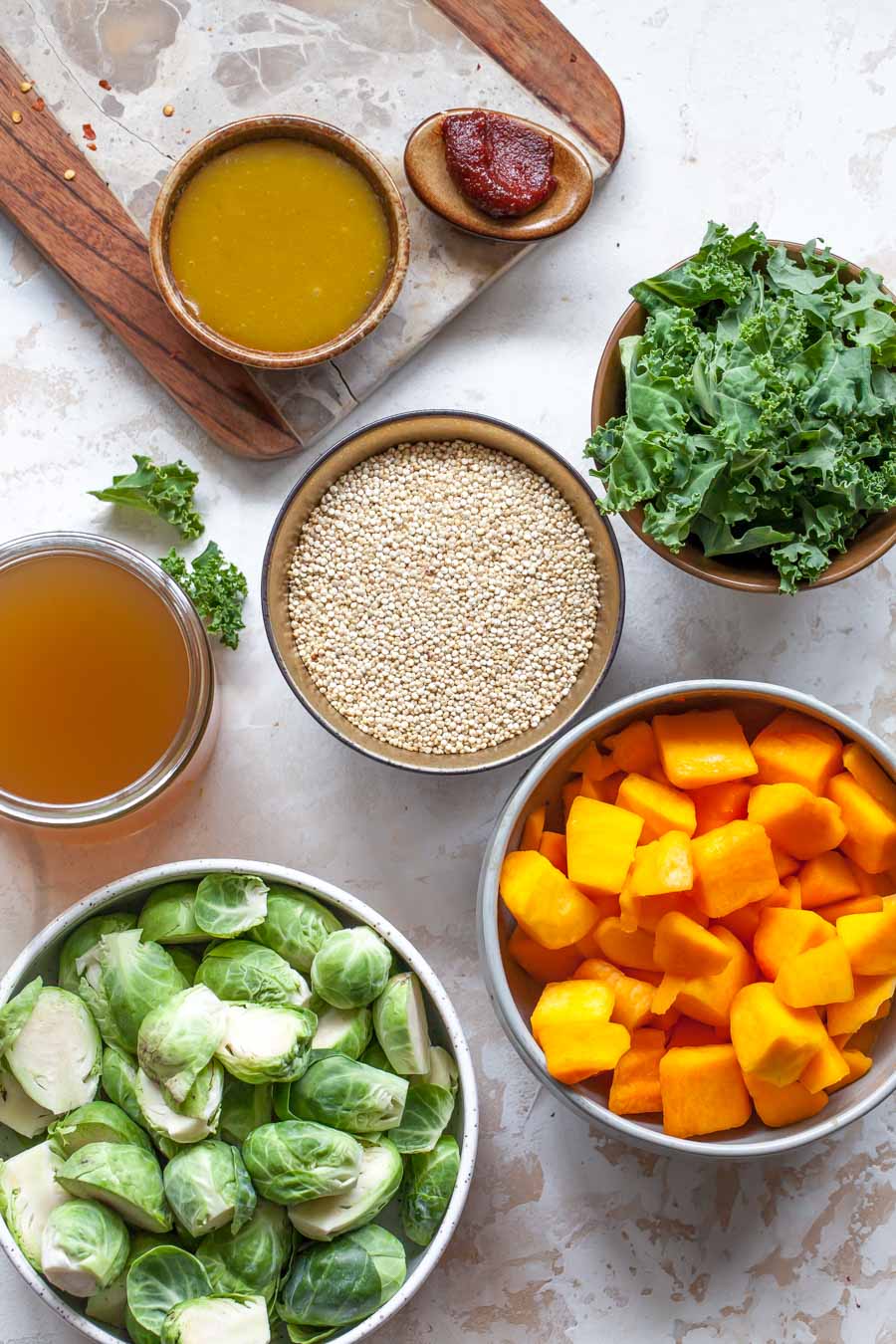 Fueling Radiance: Quinoa and Vegetable Power Bowl for Athletes' Skin Health